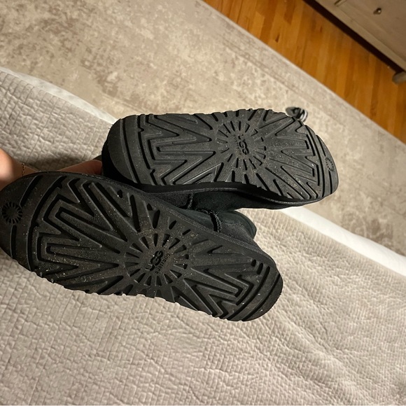 Black high uggs - Picture 2 of 2